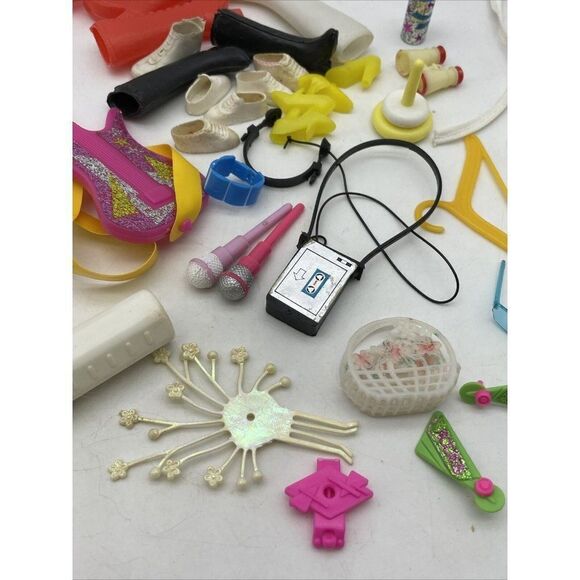 Vintage Barbie Mixed Shoes and Accessories - Picture 8 of 10